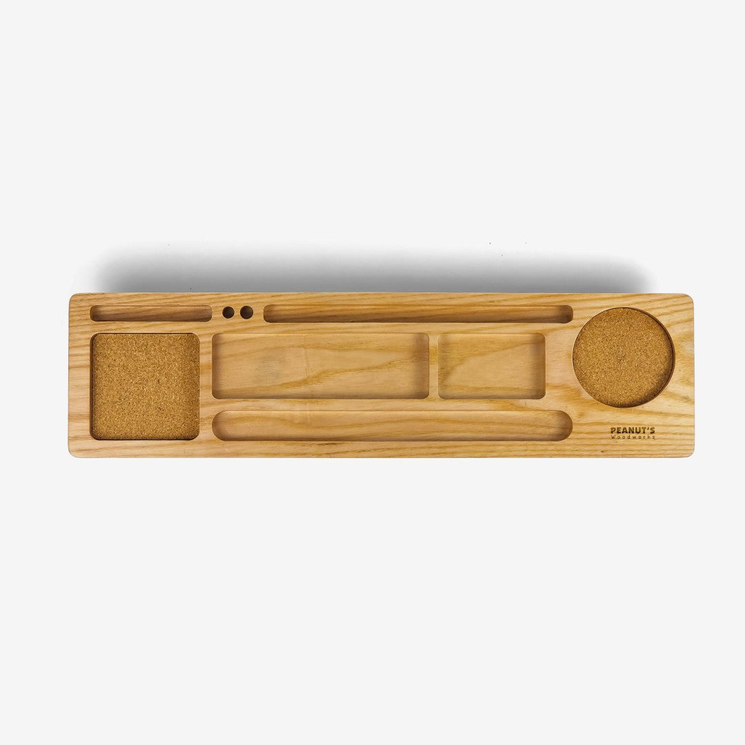 Khay gỗ xếp đồ bàn làm việc – “Ban Tổ Chức” từ Peanut's Woodworks