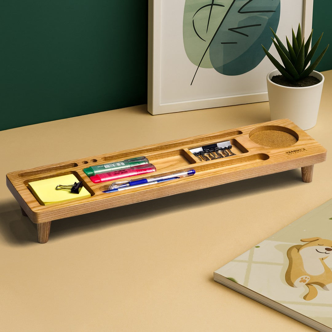 Khay gỗ xếp đồ bàn làm việc – “Ban Tổ Chức” từ Peanut's Woodworks