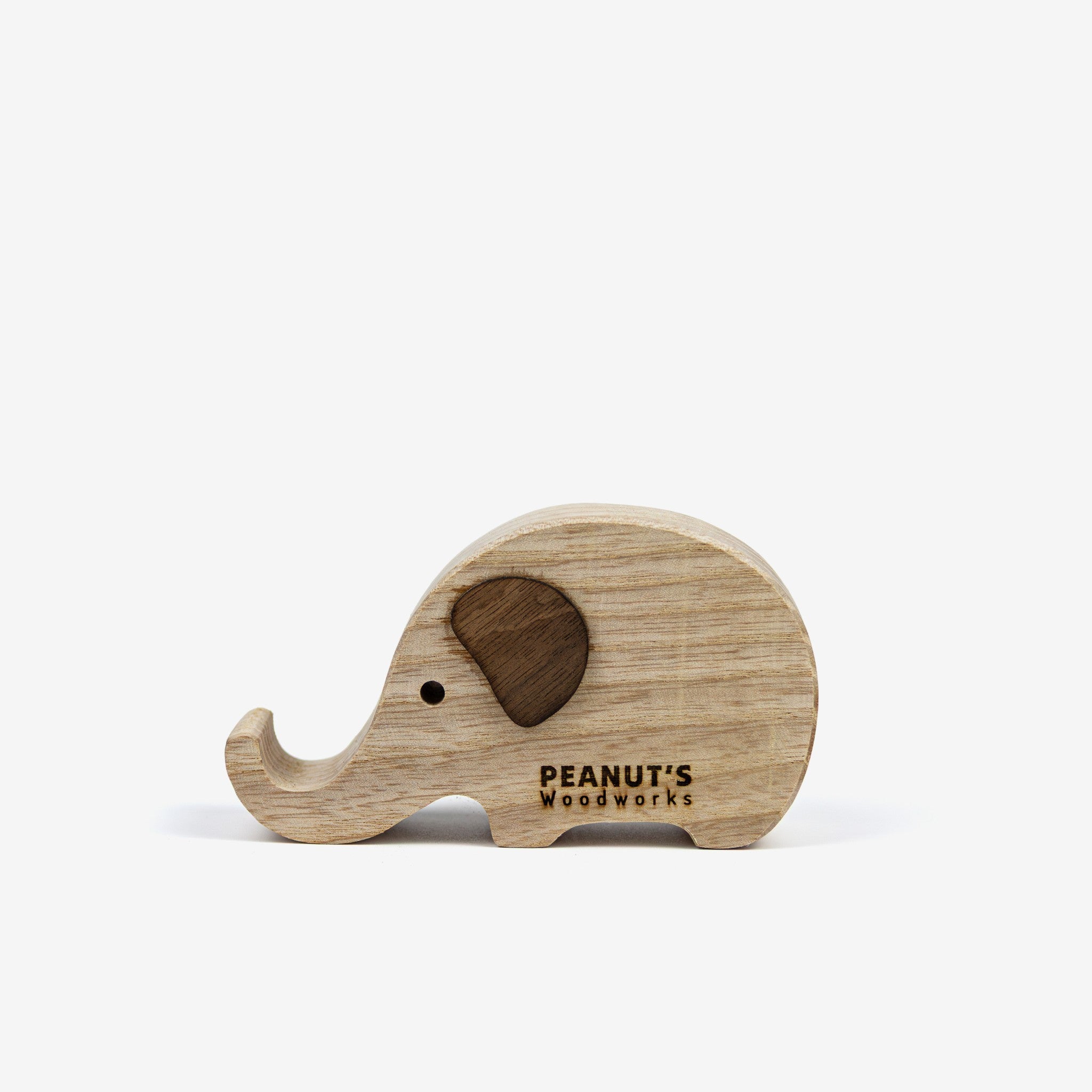 Đế gỗ gác điện thoại hình voi - "Cellephant" từ Peanut's Woodworks