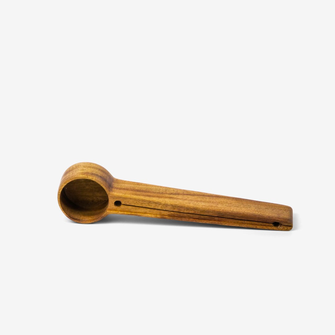 Muỗng gỗ kiêm kẹp miệng túi – “Kẹp Mỏ” từ Peanut's Woodworks