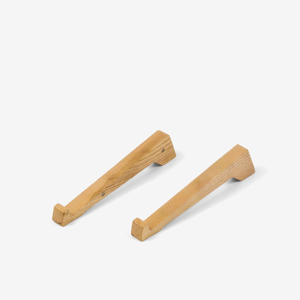 Đế kê laptop nghiêng giúp tản nhiệt – “Overstand” từ Peanut’s Woodworks