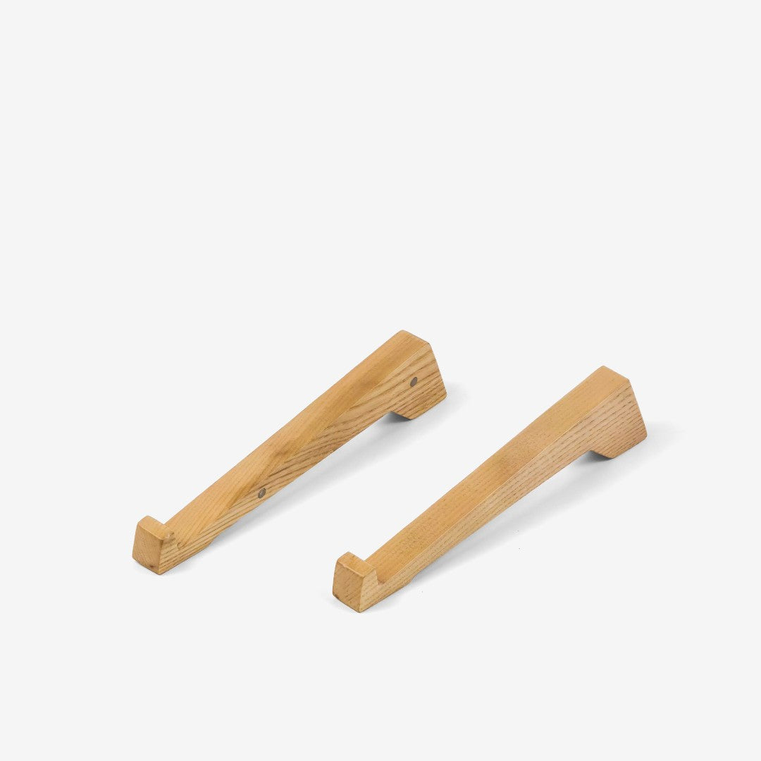 Đế kê laptop nghiêng giúp tản nhiệt – “Overstand” từ Peanut’s Woodworks
