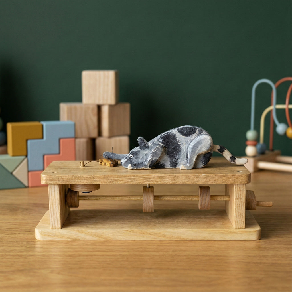 Đồ chơi gỗ cơ học - "Roach & Roll" từ Peanut’s Woodworks