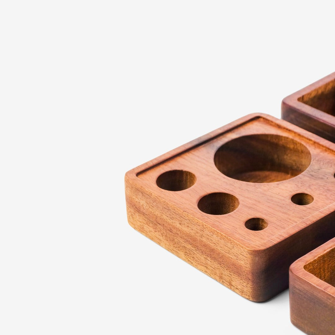 Bộ khay gỗ xếp đồ bàn làm việc – “Squarelings” từ Peanut's Woodworks